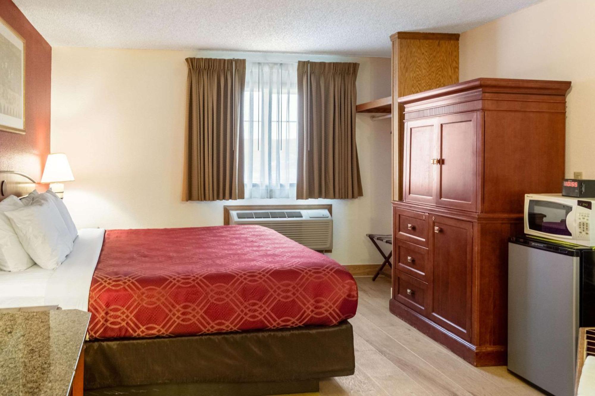 Hotel Econo & Madras