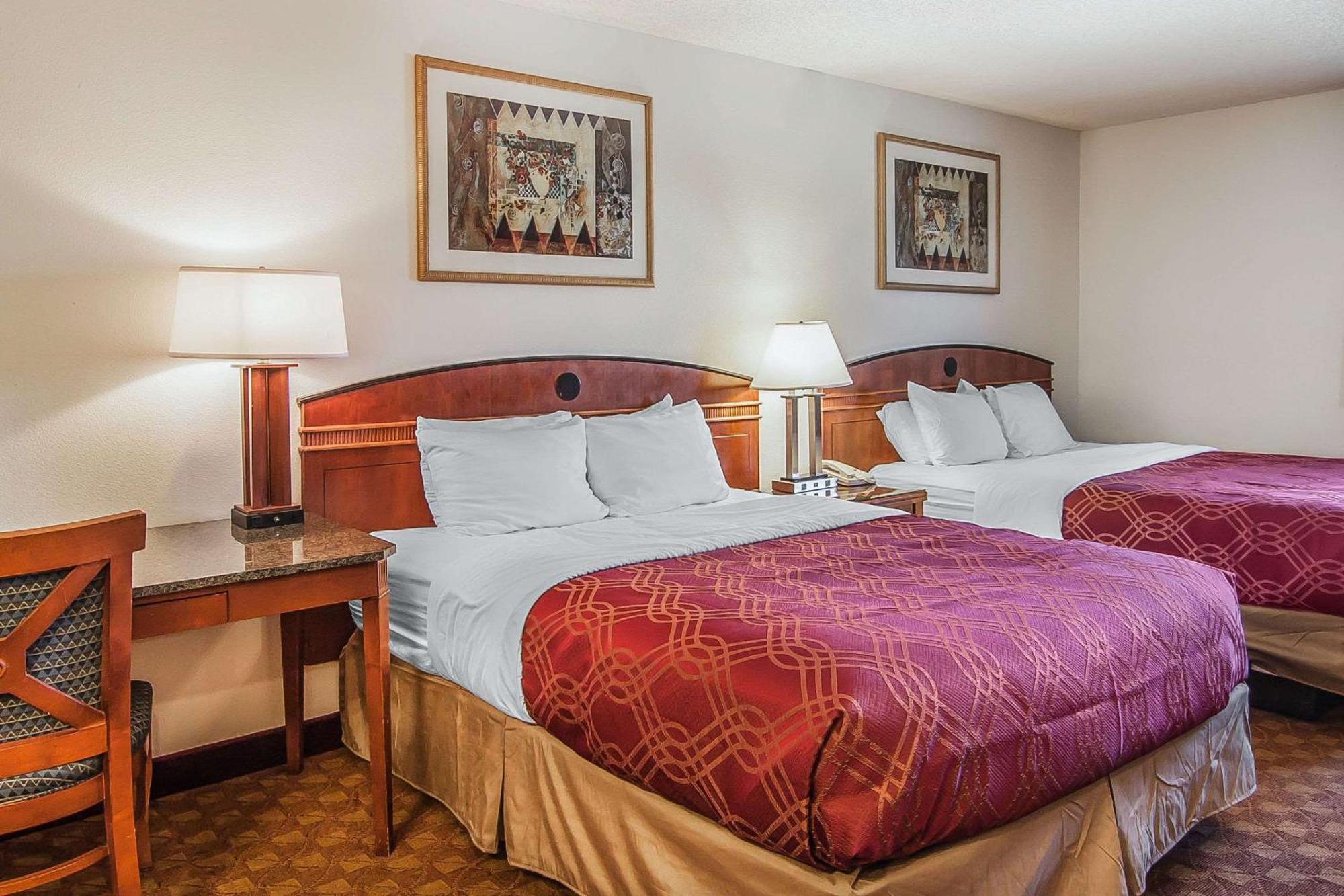 Econo & Hotel