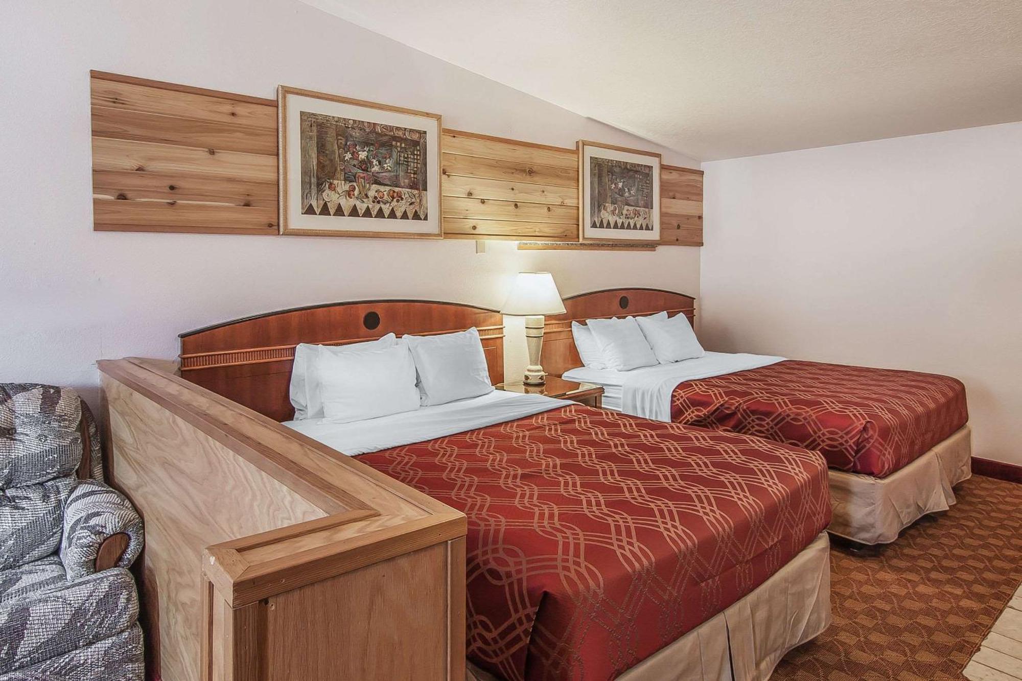 Hotel Econo &