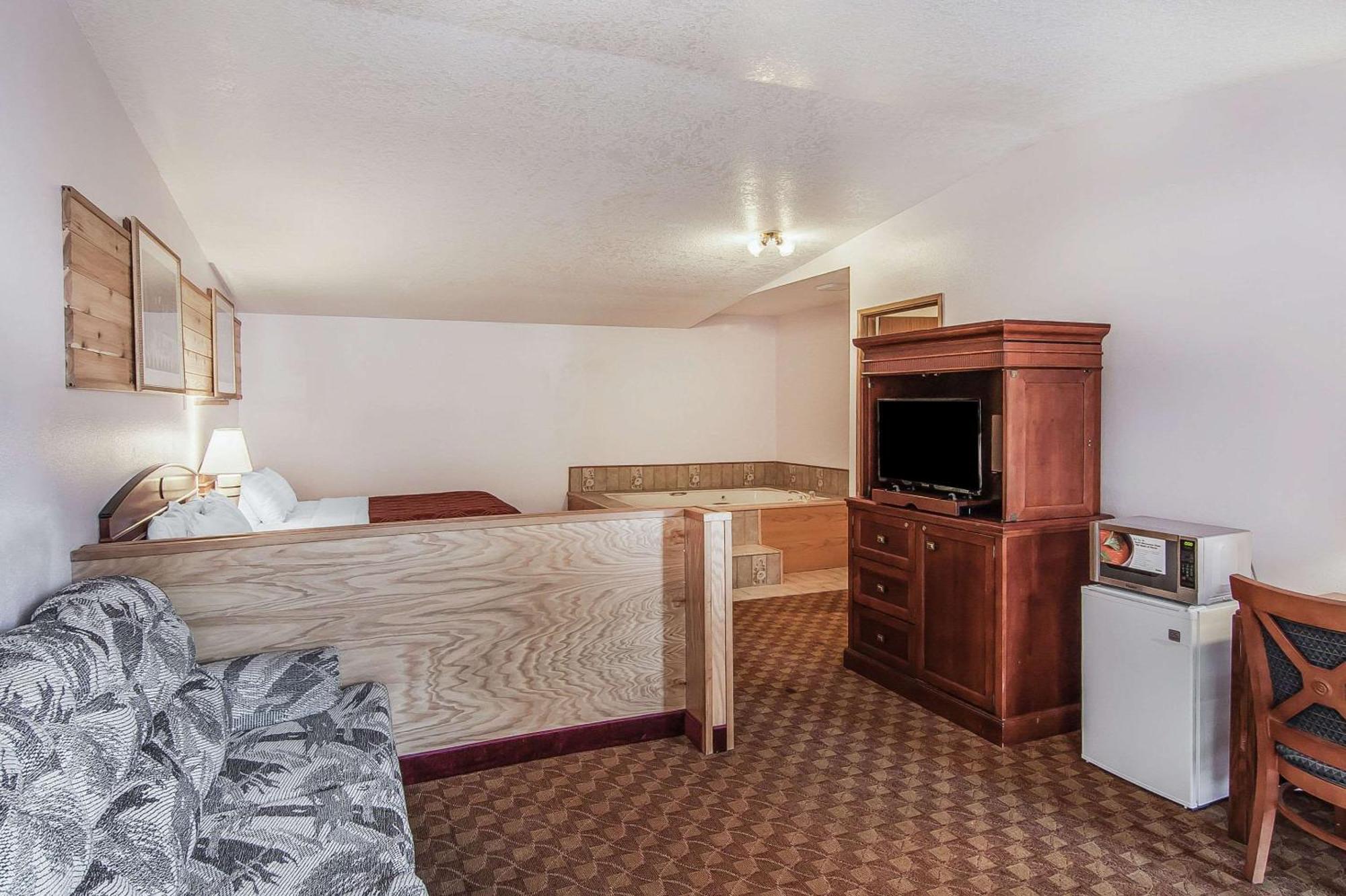 Hotel Econo & 2*